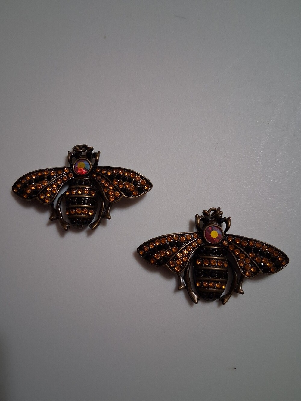 vintage-style rhinestone bumblebee brooch bronze or antique brass Magnet Back